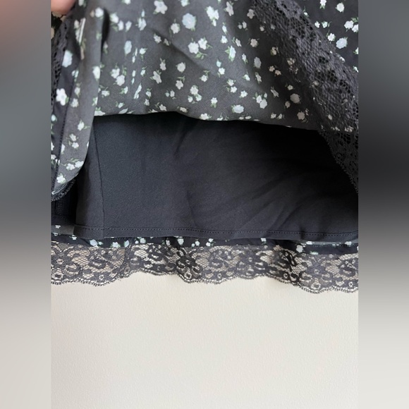 NWT American Eagle AE High Waisted Floral Satin Style Slippers Skirt Lace Detail - Picture 3 of 7